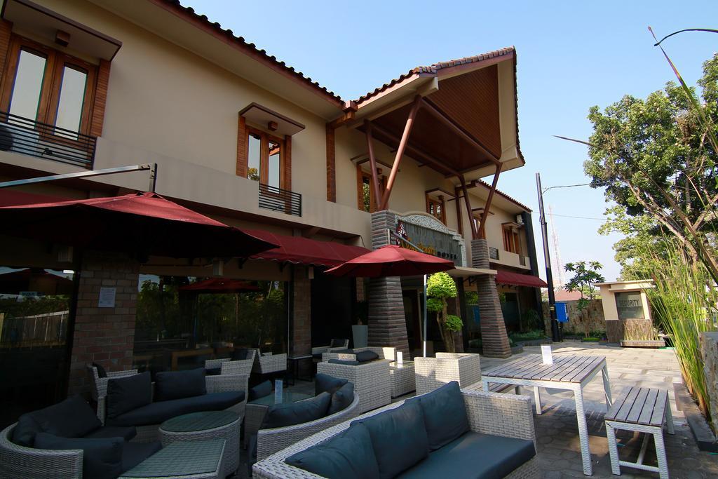 Syailendra Hotel Syariah Jepara Extérieur photo